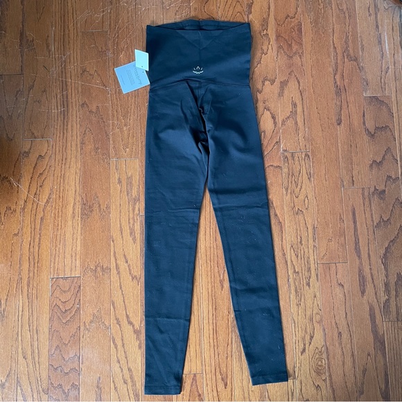 Beyond the Bump Full Length Black Maternity Leggings NWT Size XS - Picture 2 of 8